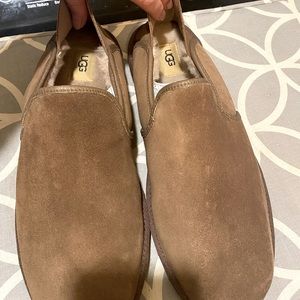 NWT Men’s UGG slippers